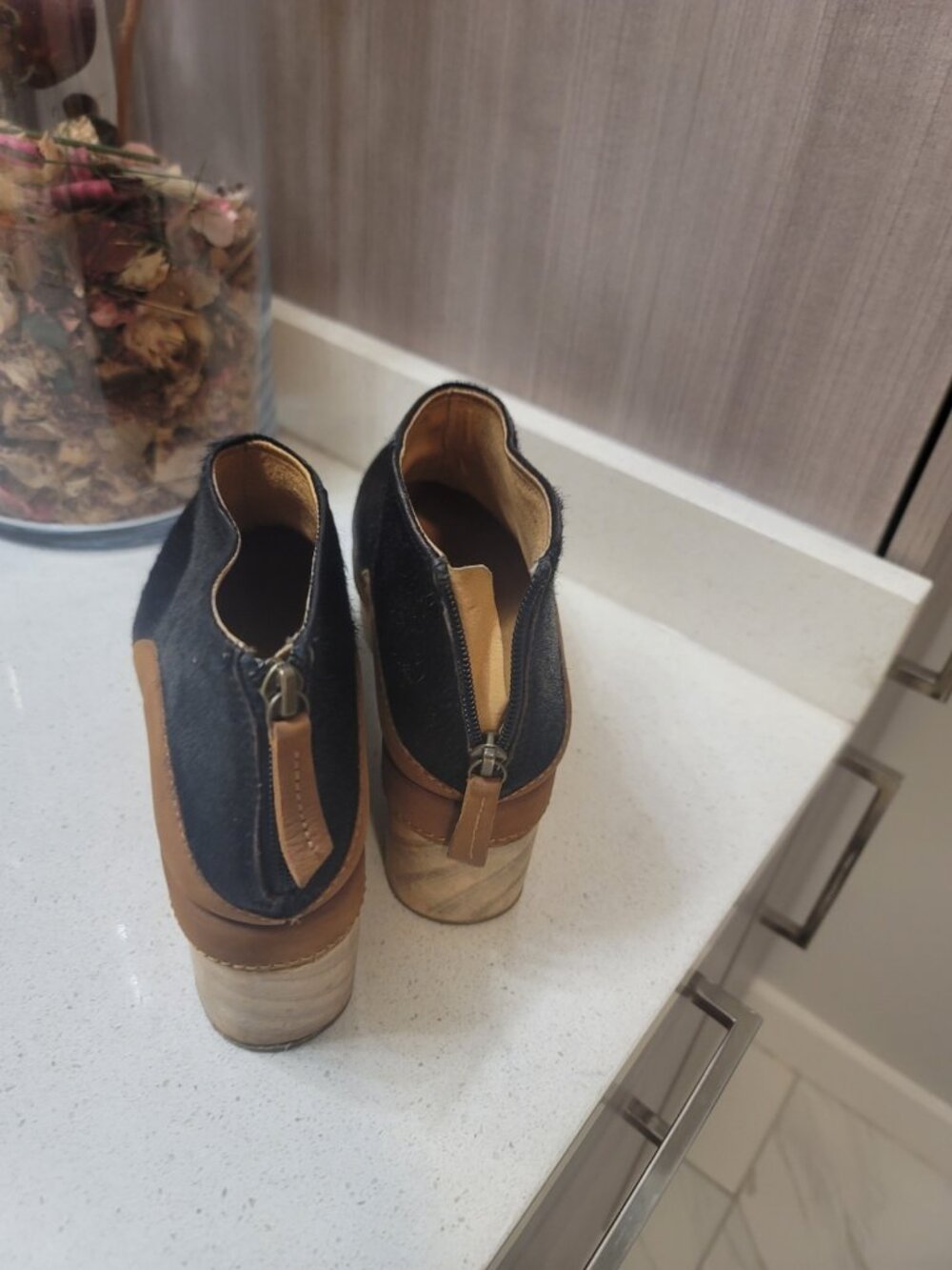 Free People Camilla Sz EU 38/US 7.5 Calf Hair Wood Booties Black/Brown - Picture 4 of 7